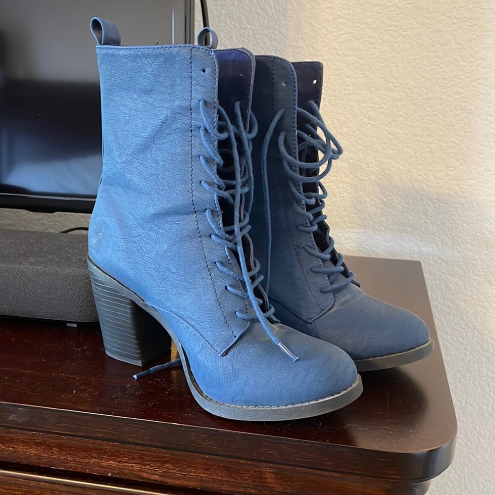 Lace up boots 🥾